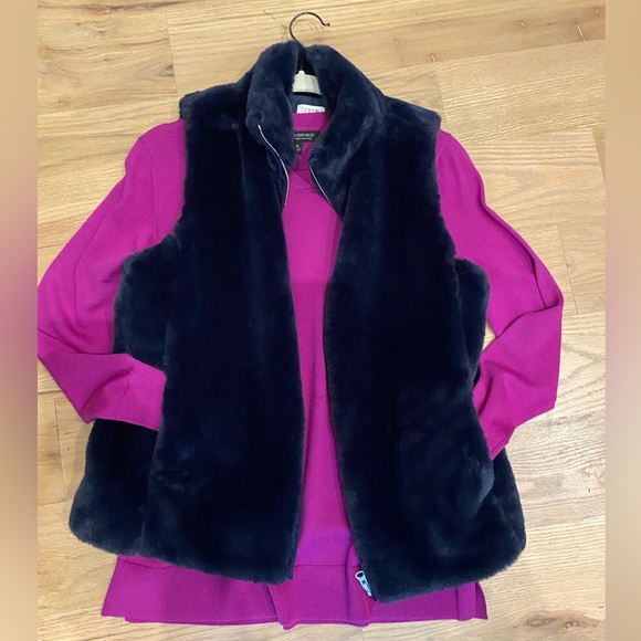 J. Crew Mercantile Navy Blue Faux Fur Zip Up Vest Small - Picture 2 of 16